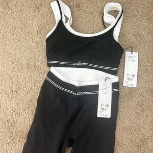 ALO Yoga Women's Black and White Airbrush Better Together SET